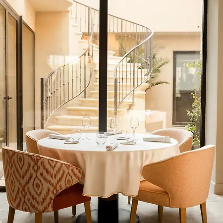 La Maison D'uzes Relais & Chateaux Hotel 5*