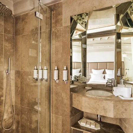 La Maison D'uzes Relais & Chateaux 5*
