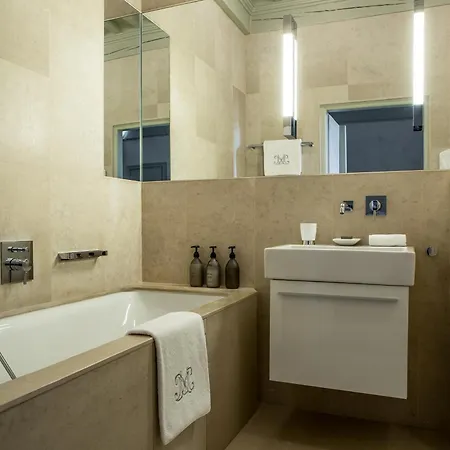 La Maison D'uzes Relais & Chateaux 5*