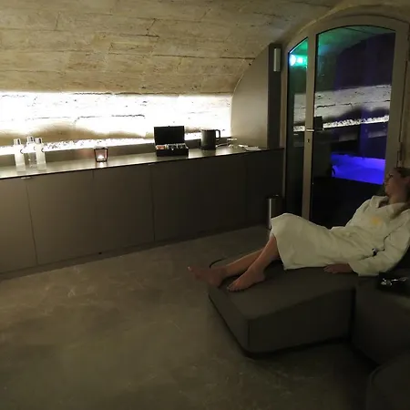 La Maison D'uzes Relais & Chateaux 5*