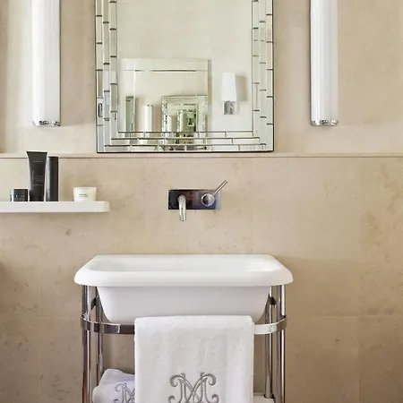 La Maison D'uzes Relais & Chateaux 5*