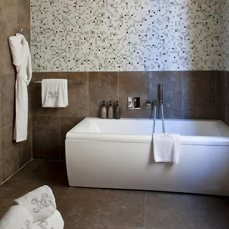 La Maison D'uzes Relais & Chateaux Hotel 5*